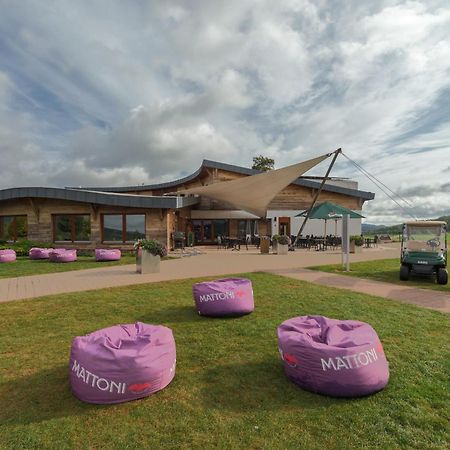Grund Resort Golf And Ski Mladé Buky Eksteriør billede