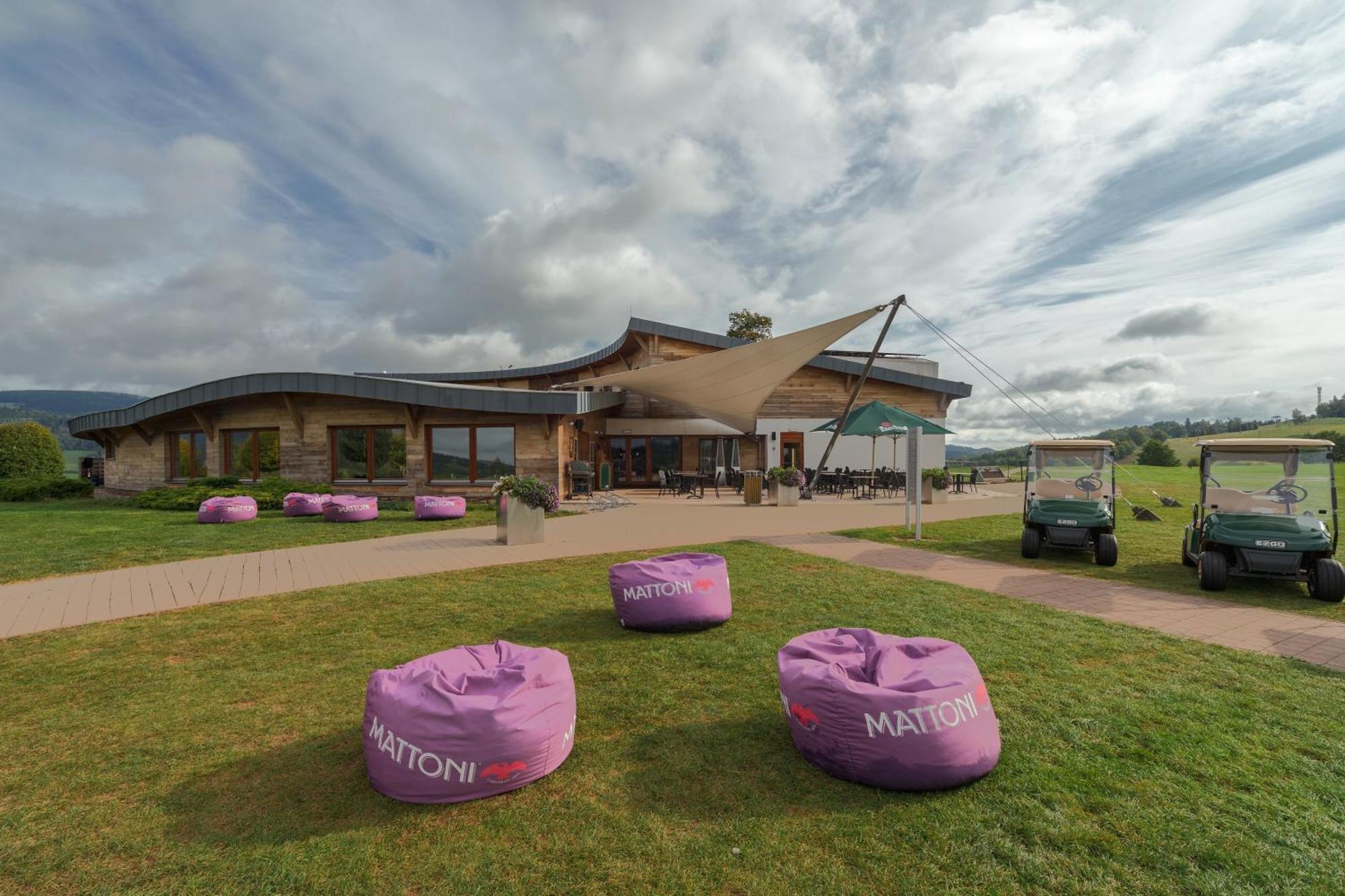 Grund Resort Golf And Ski Mladé Buky Eksteriør billede